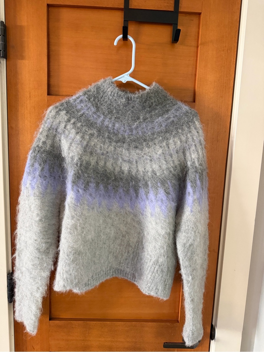 Banana Republic Soft Knit Gray and Lavender Patterned Women's Sweater